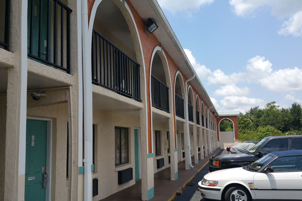 シャイニング ライト イン & スイーツ 写真