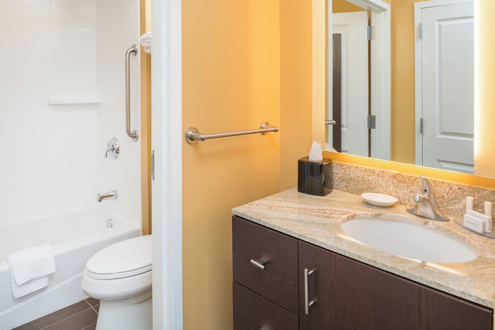 タウンプレース スイート ニューハートフォード 写真