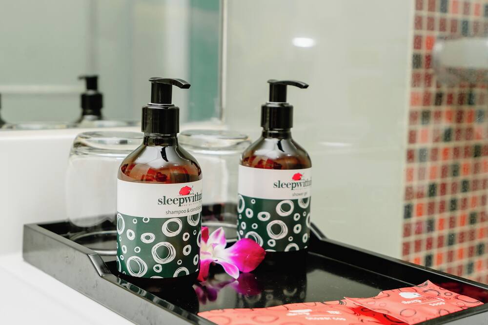 スリープ ウィズ ミー ホテル デザイン ホテル アット パトン 写真