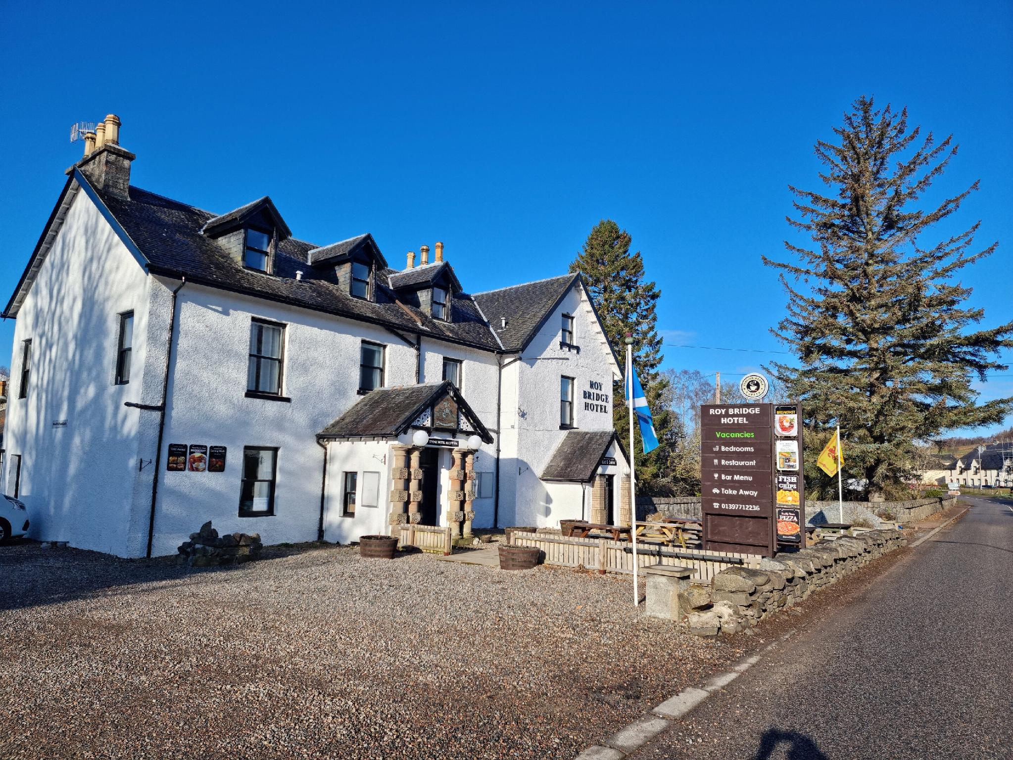 Roy Bridge Hotel 写真