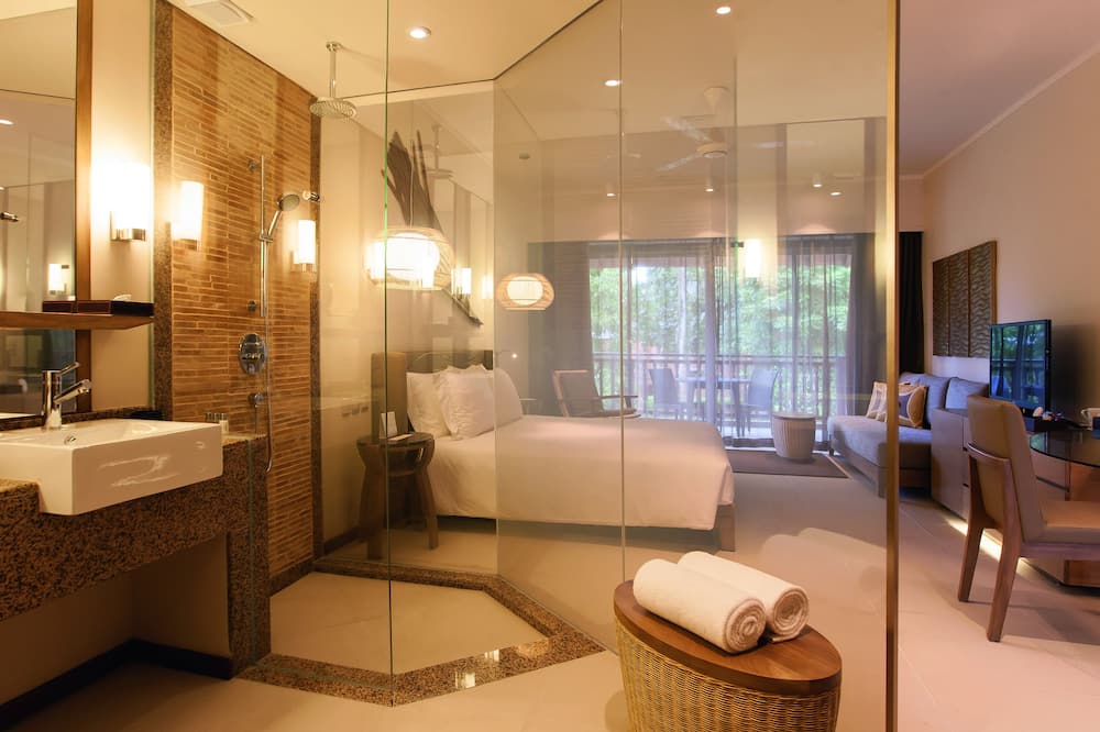 コンスタンス エフェリナ 写真