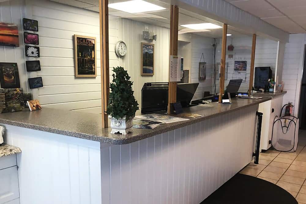 コロニアル イン エルスワース 写真