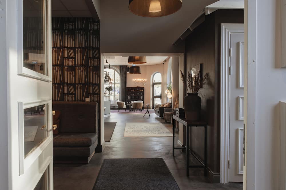 Home Hotel Post 写真