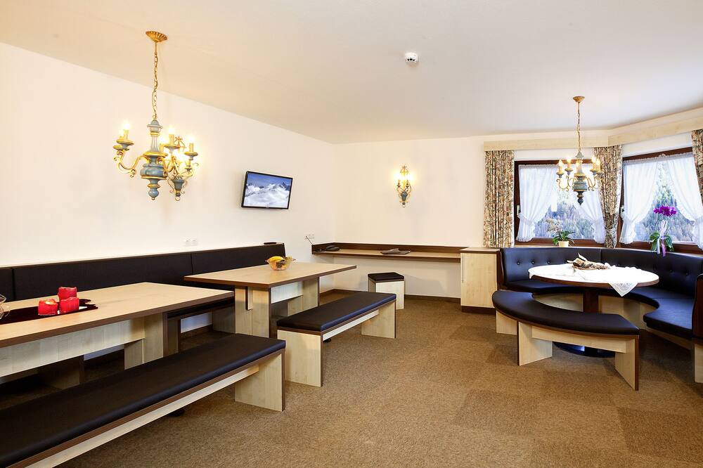 アパートメント アルピン 写真