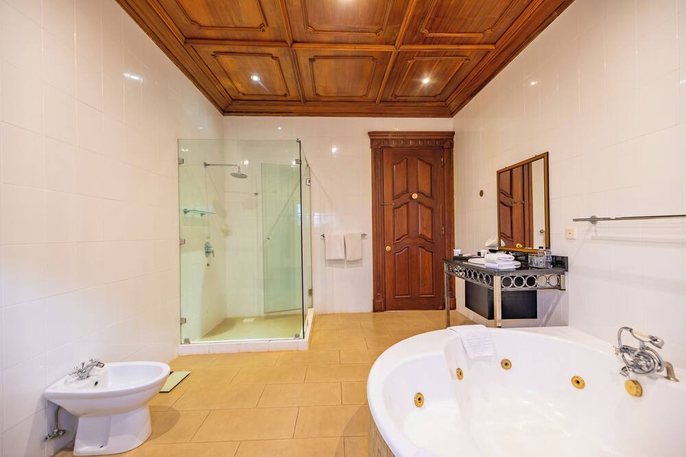 レイク ナイバシャ カントリー クラブ 写真