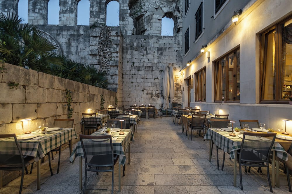 ホテル ペリスティル 写真