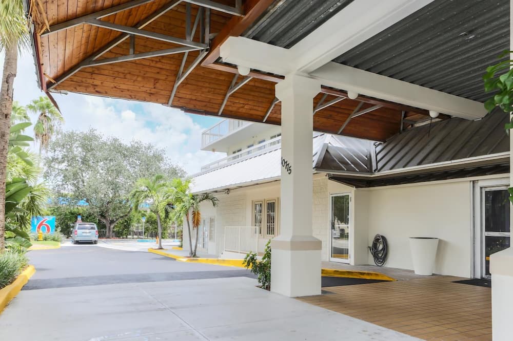 モーテル 6 カトラー ベイ、フロリダ 写真