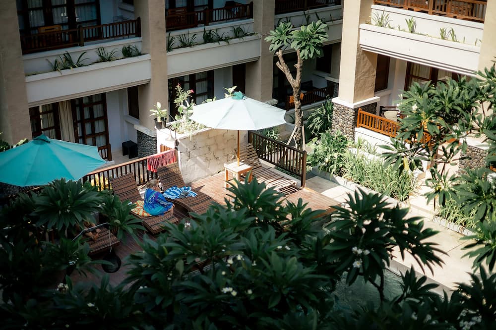 フォーティーン ローゼス ビーチ ホテル 写真