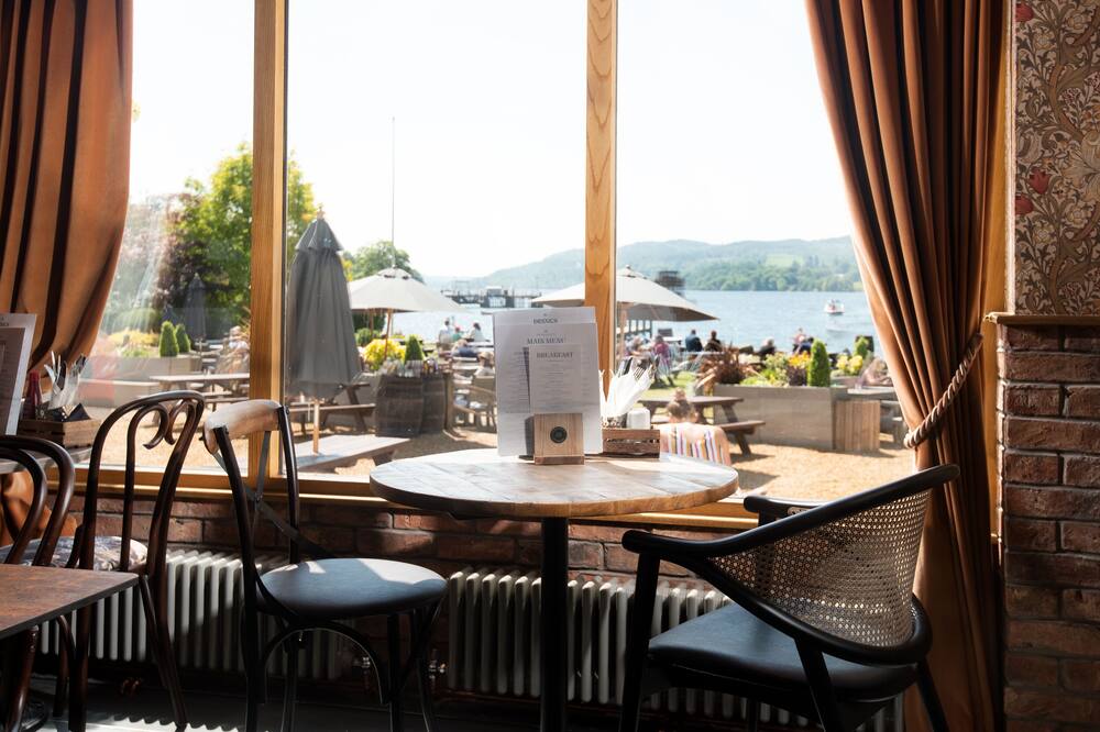 ウォーターエッジイン - インコレクショングループ 写真