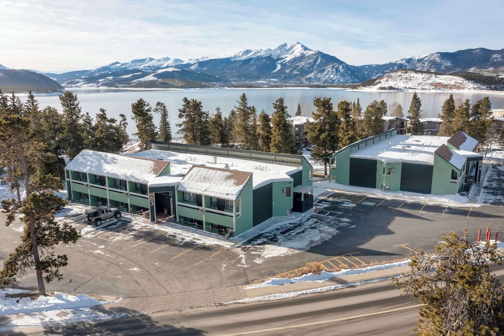 ベストウェスタン ターミガン ロッジ 写真