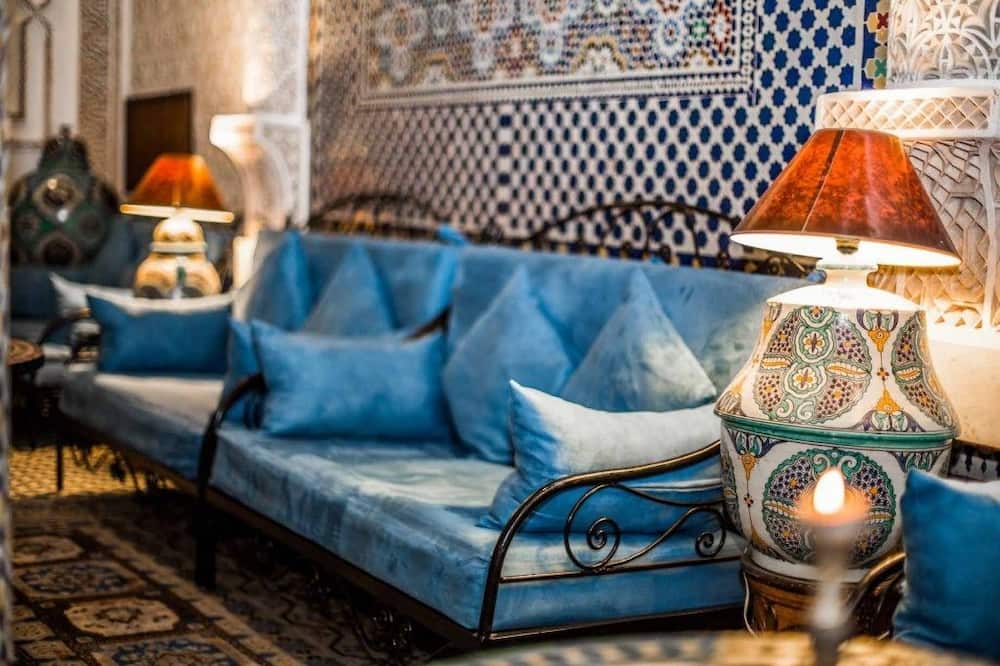 リヤド サラ 写真