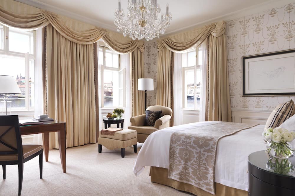 フォーシーズンズ ホテル プラハ 写真