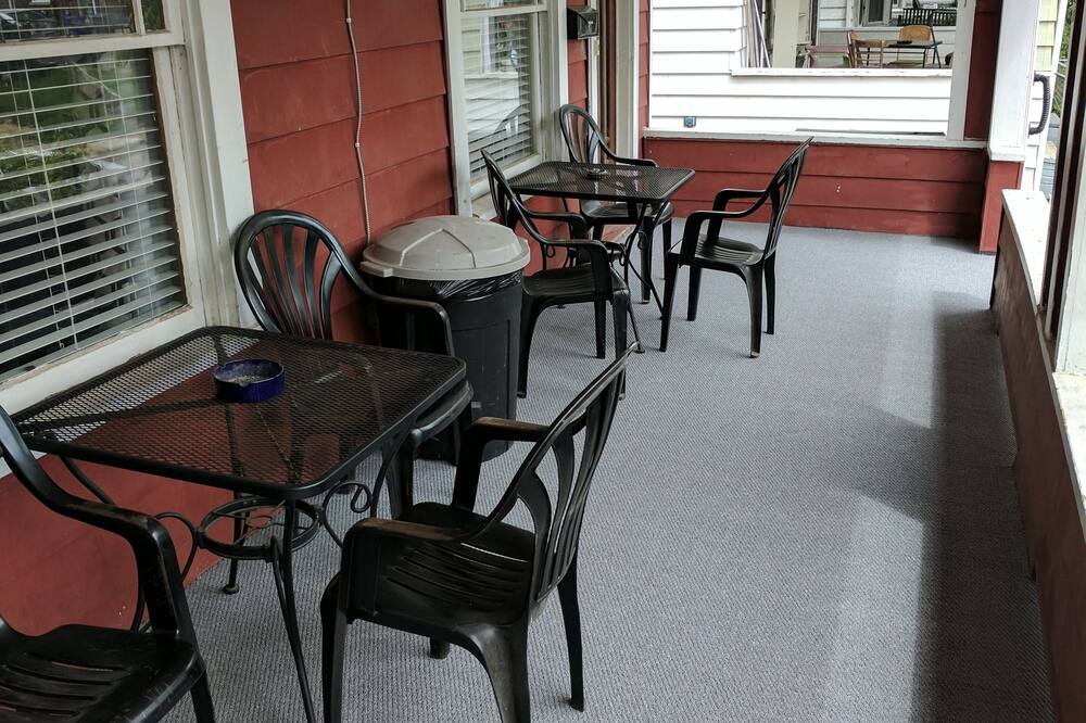 ザ ウェイフェアリング バックアイ ホステル 写真