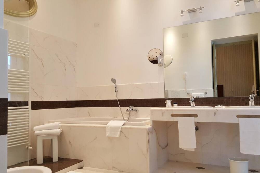 ホテル ローマ エ ロッカ カヴール 写真