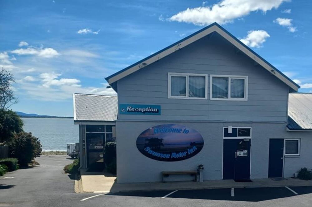 スワンシー モーター イン 写真