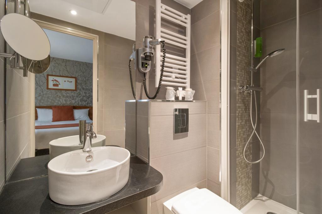 ティモテル オペラ マドレーヌ 写真