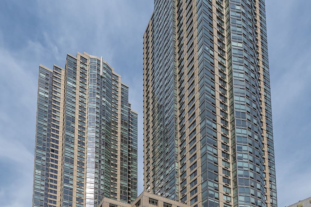 グローバル ラグジュアリー スイーツ アット メトロポリタン 写真