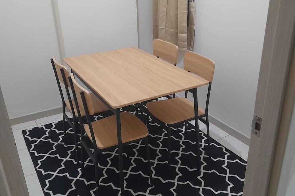 ファーストルームズ ブカシ ホテル 写真