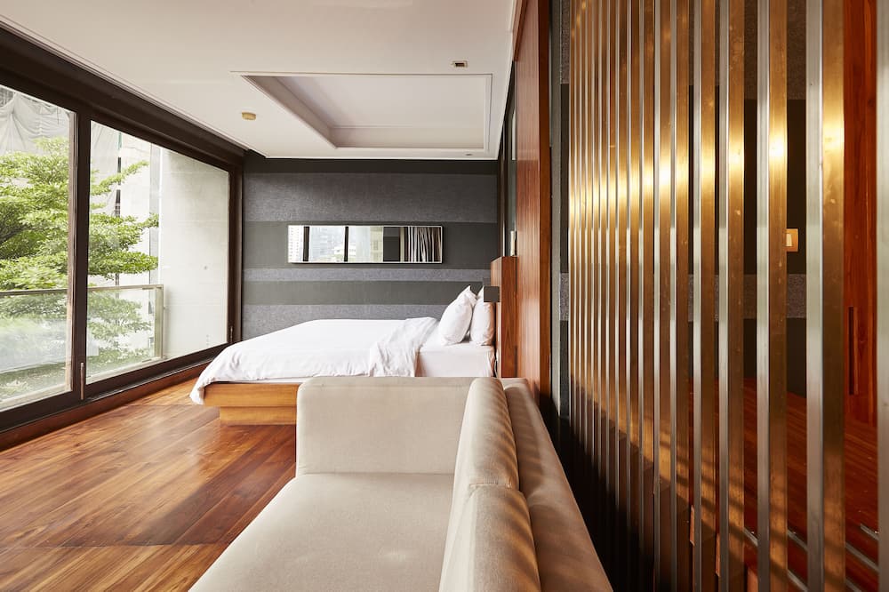 ラックス ラングスアン ホテル 写真