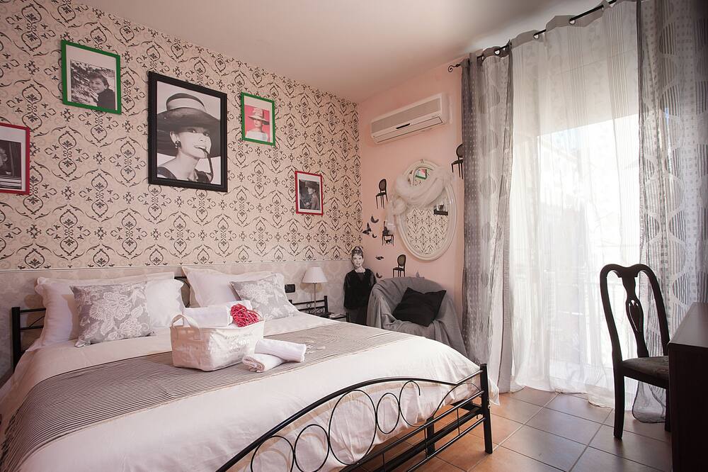 ホテル チネホリデイ 写真