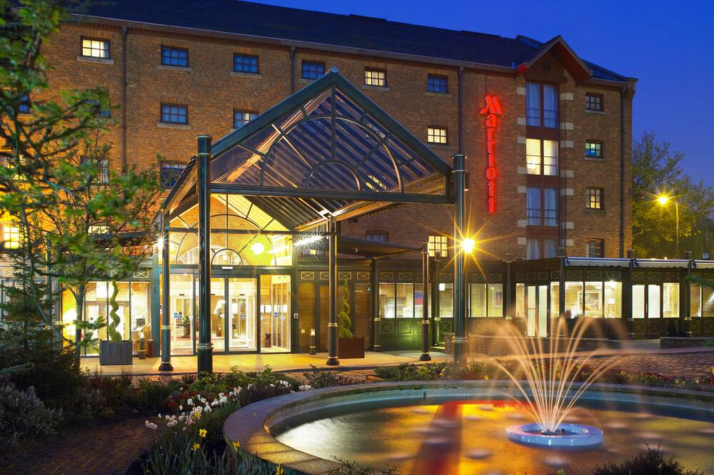 マンチェスター マリオット ヴィクトリア&アルバート ホテル 写真