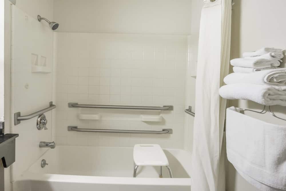 スーパー 8 バイ ウィンダム マンフォードヴィル ケンタッキー 写真