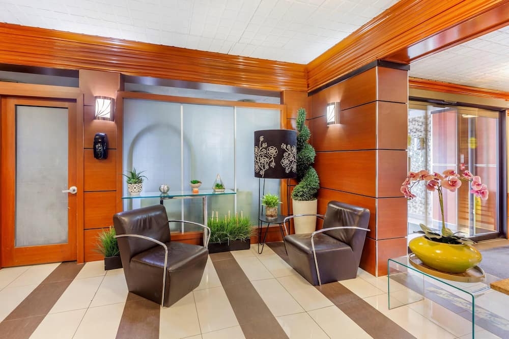 クオリティ イン トロント エアポート 写真