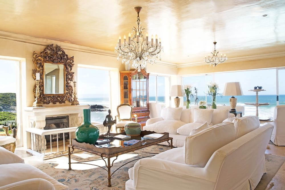 Birkenhead House 写真