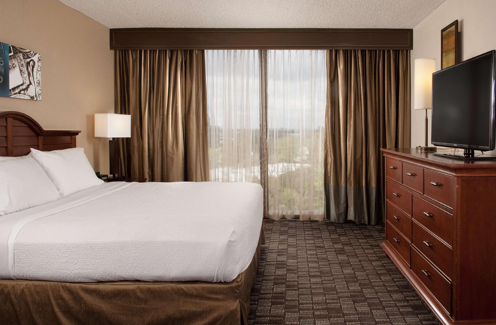 エンバシー スイーツ バイ ヒルトン ナッシュビル エアポート 写真