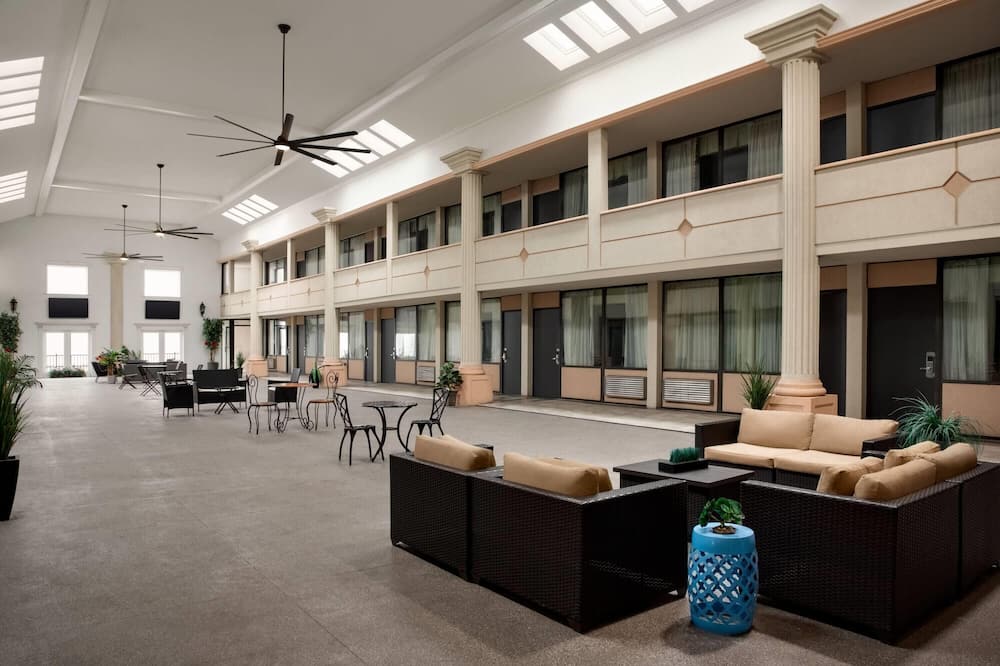 スーパー 8 バイ ウィンダム メドウランズ 写真