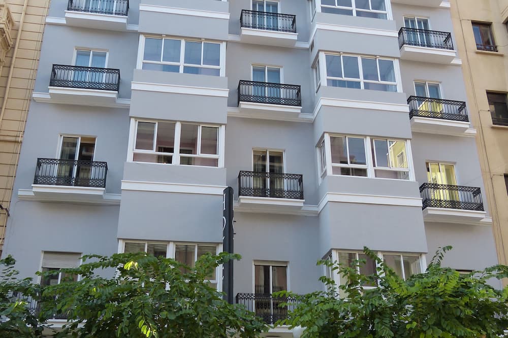 ""ランブラ アリカンテ コンタクトレス"","2 写真