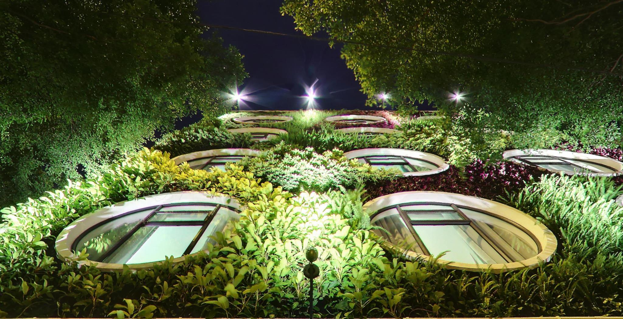 フローラ バイ クロスロードズ ホテル 写真