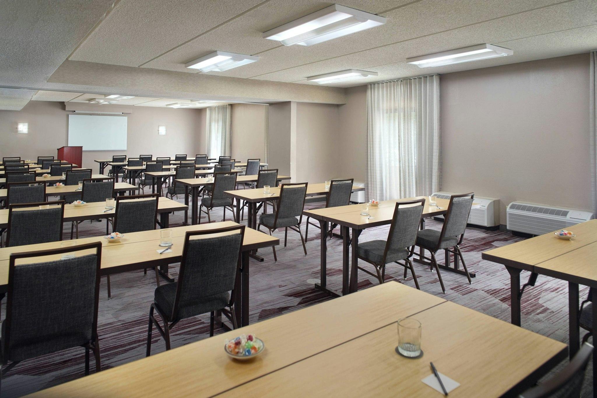 Courtyard by Marriott Charlotte Arrowood 写真