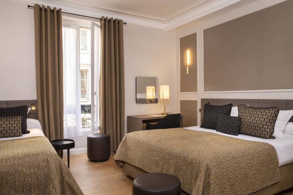 ホテル デュ レバント 写真