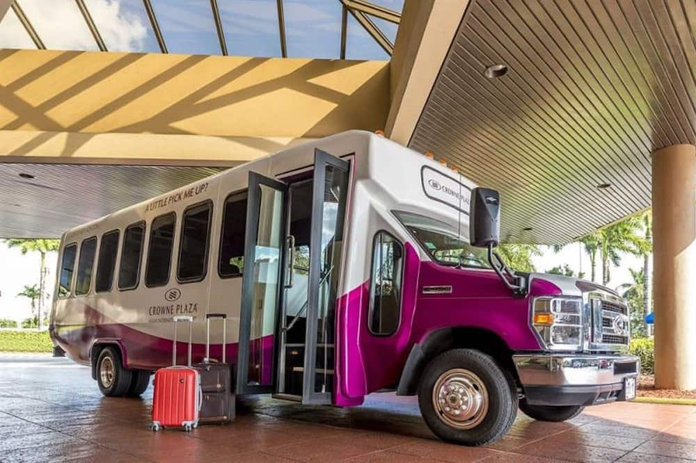 クラウンプラザ シカゴ オヘア ホテル ＆ カンファレンスセンター バイ IHG 写真