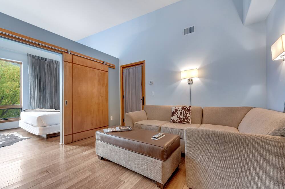 ザ ホワイト バッファロー クラブ 写真