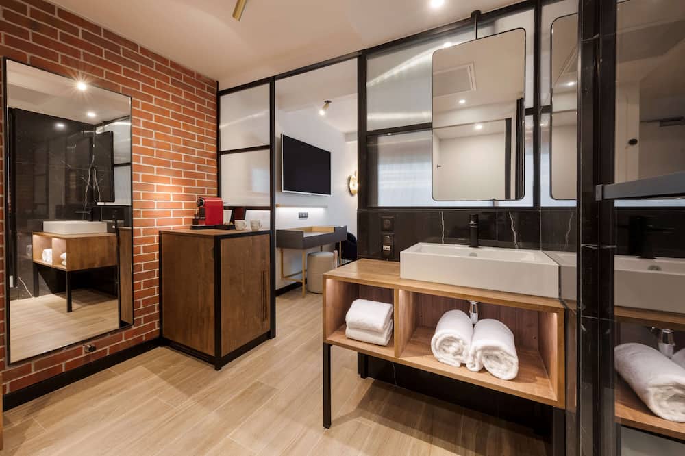 ゴールデン チューリップ パリス CDG エアポート ヴィルパント 写真