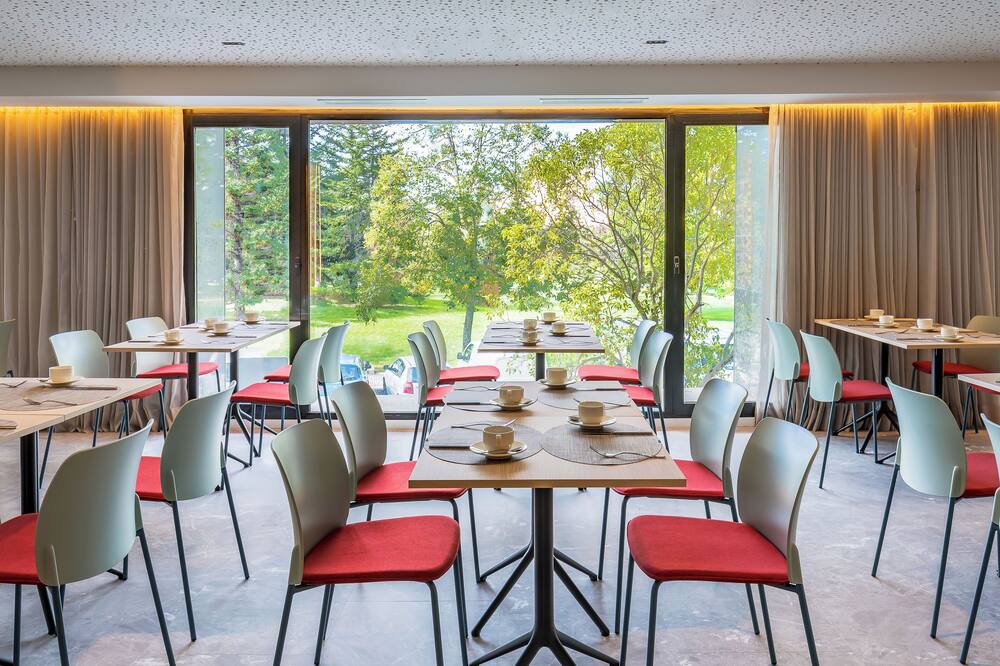 オクシデンタル パンプローナ 写真