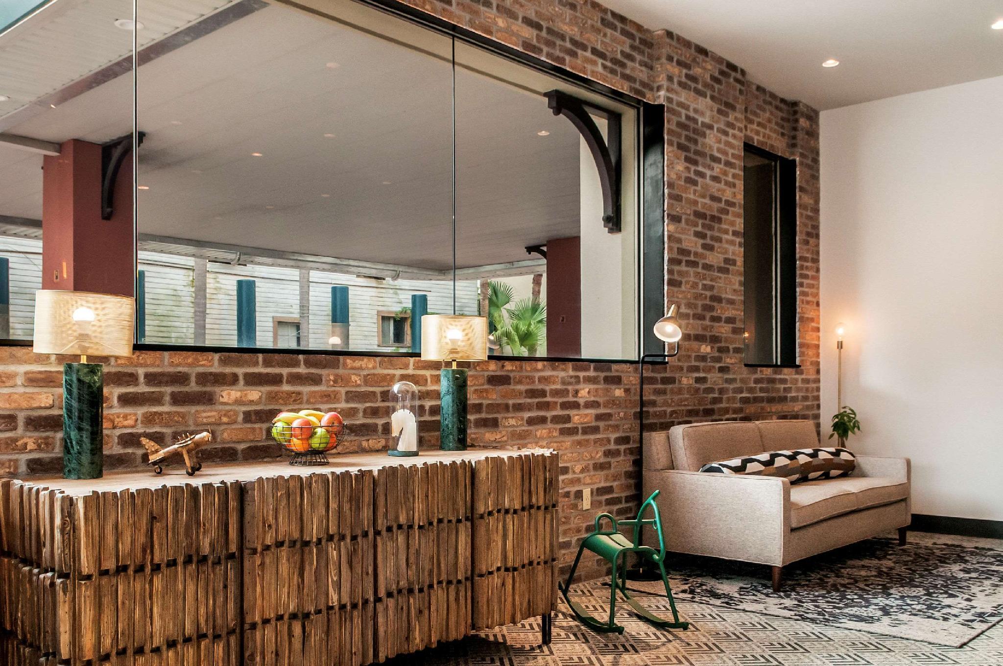 St Charles Coach House, an Ascend Collection Hotel 写真