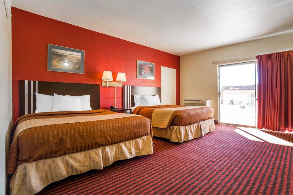 ロードウェイ イン アット レイク パウエル 写真