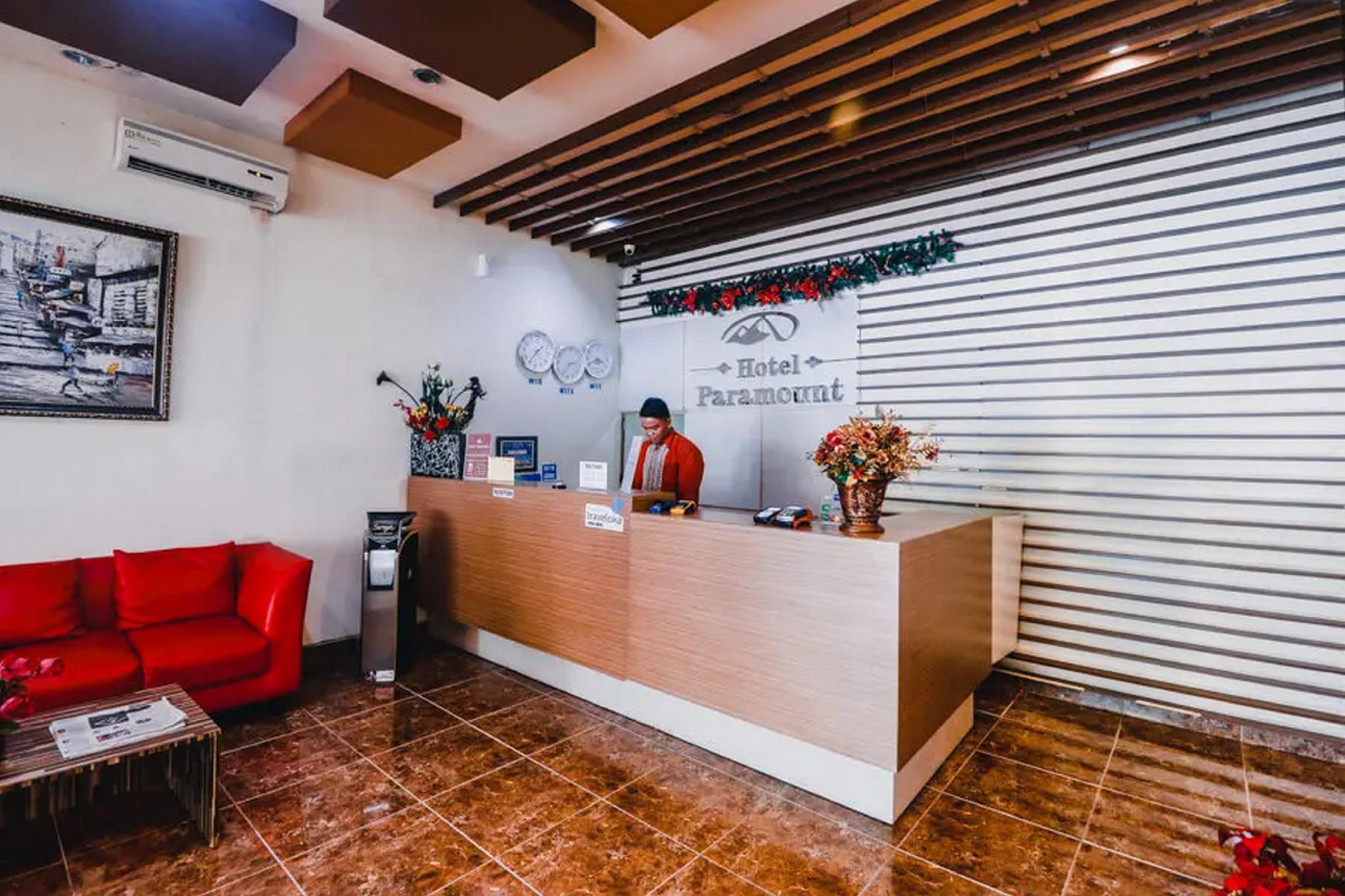 レッドドアーズ プラス ニア サルタン ハサヌディン エアポート 写真