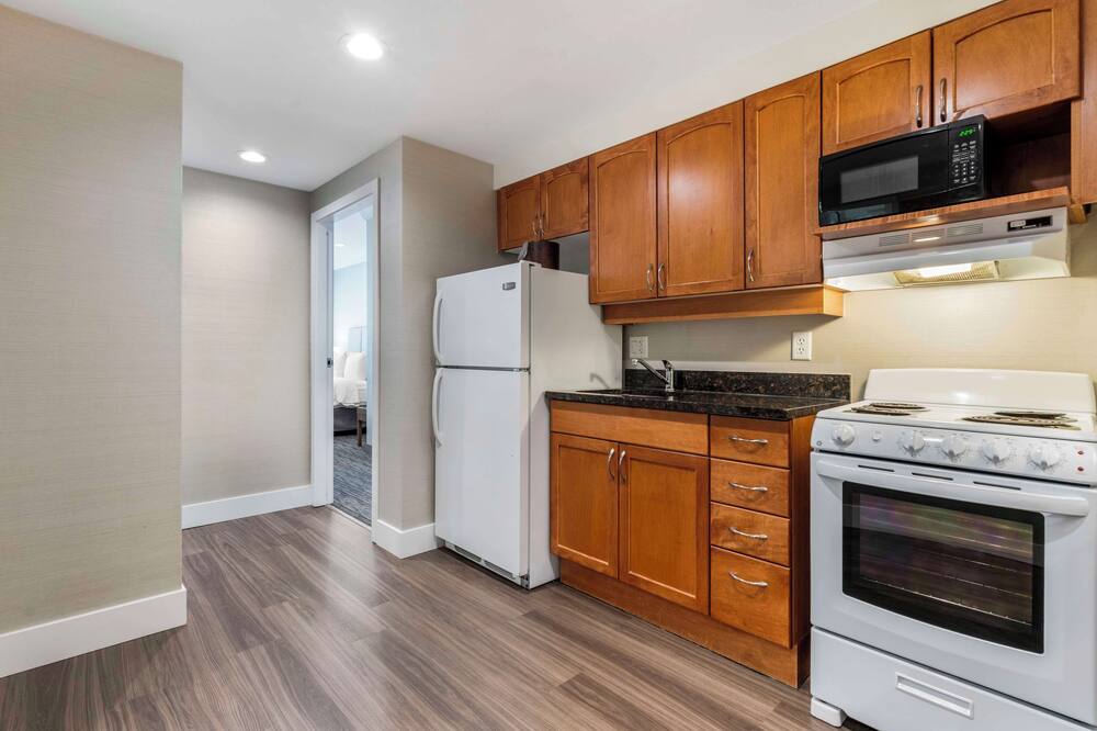 Best Western Plus Kelowna Hotel & Suites 写真