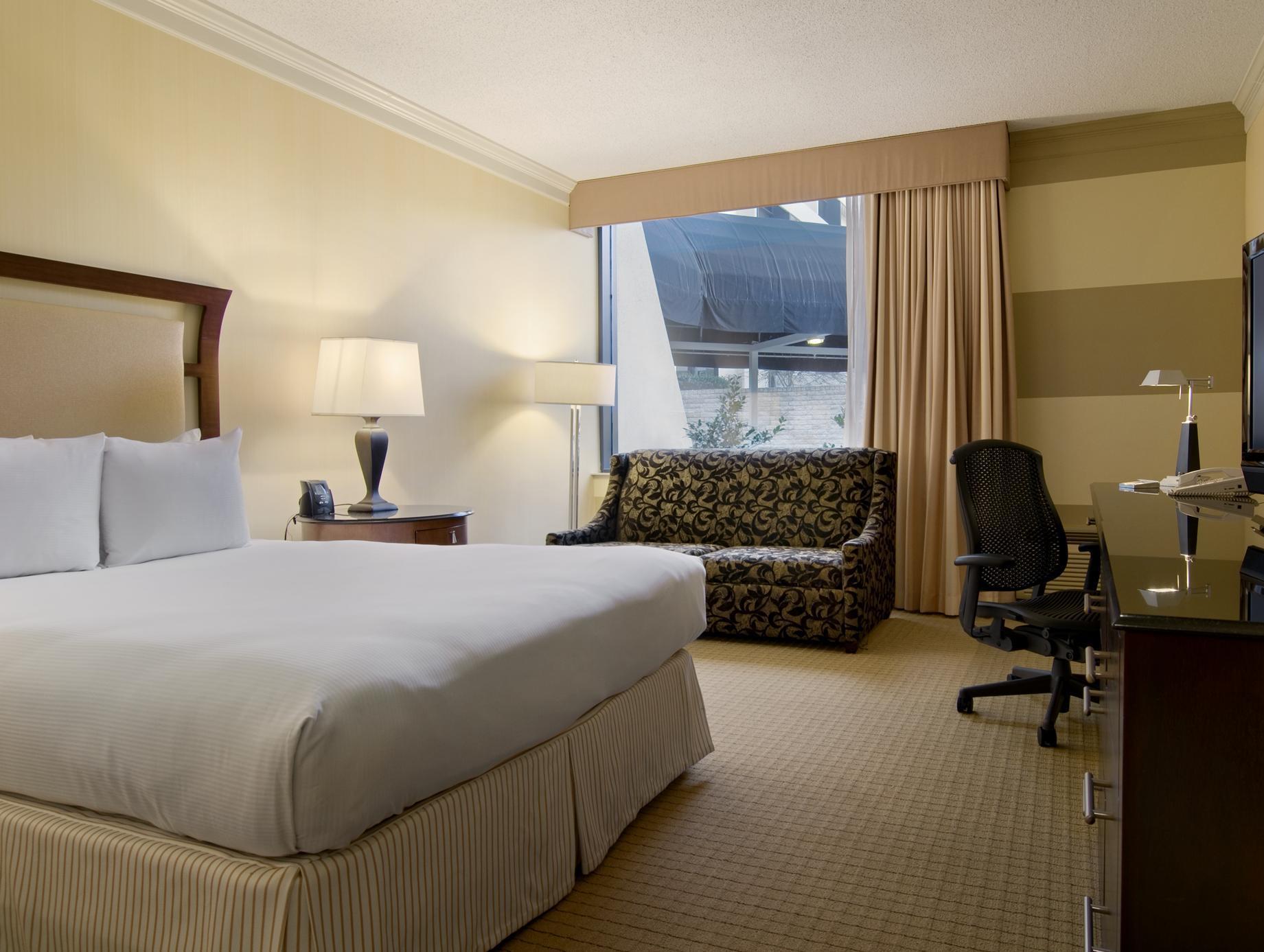 ヒルトン ローリー ノース ヒルズ 写真