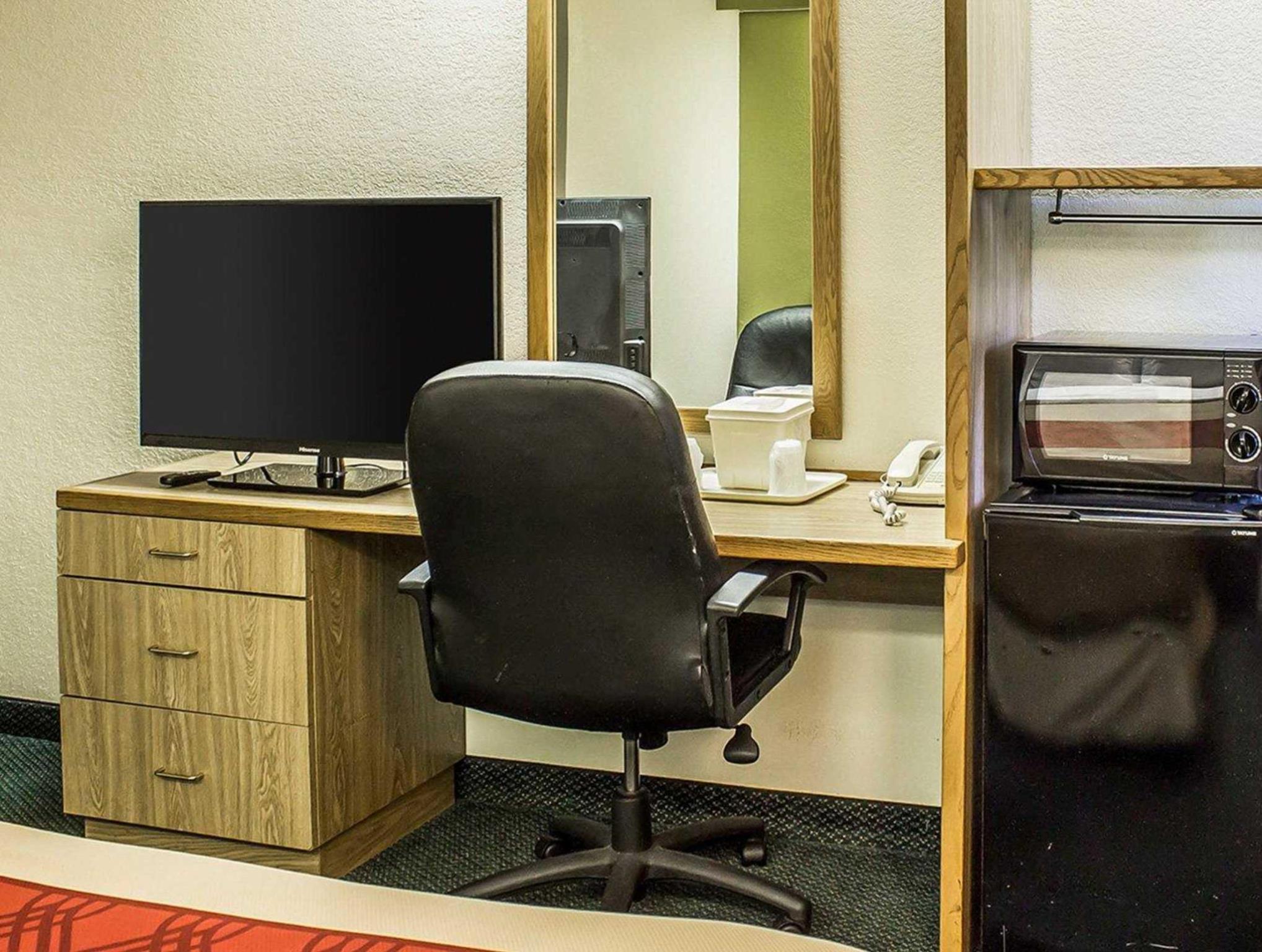 クオリティ イン & スイーツ ローリー ノース 写真