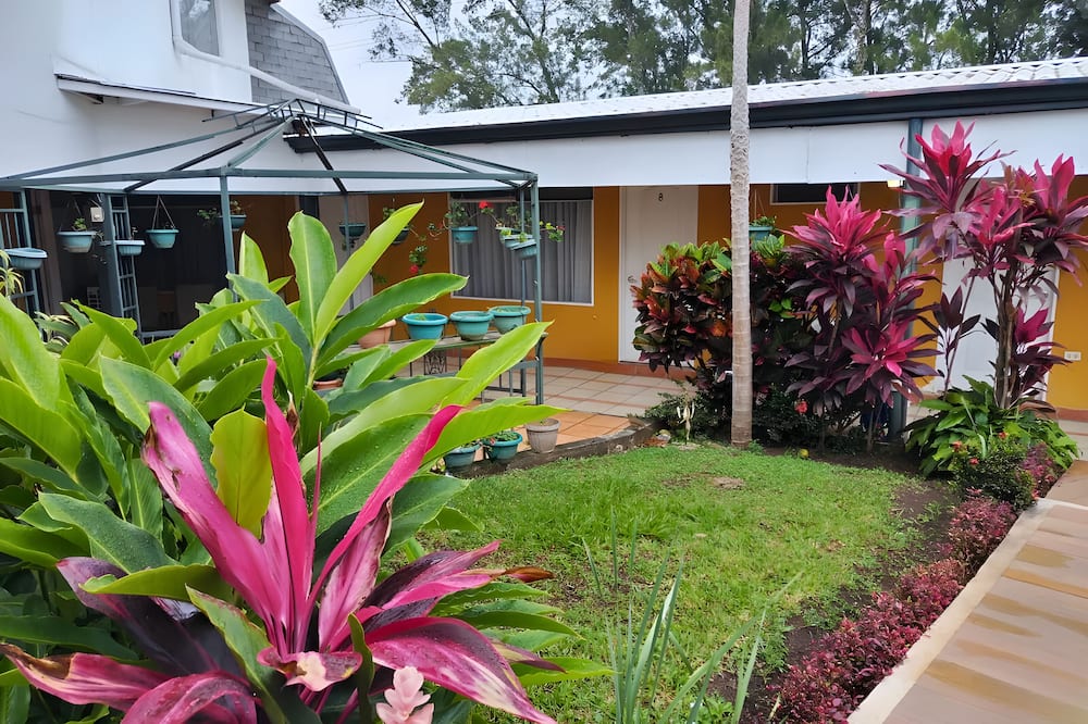 Hotel Puerta del Sol 写真