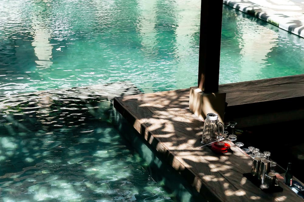 フォーティーン ローゼス ビーチ ホテル 写真