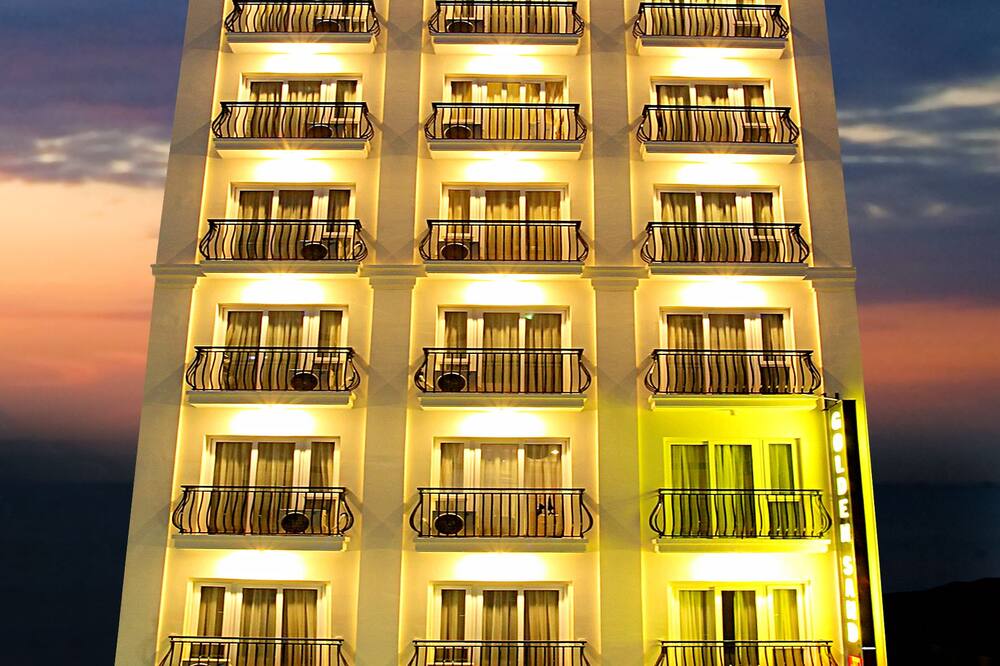 ゴールデン ニャチャン ホテル 写真