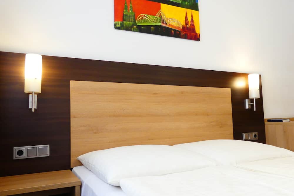 カラス ホテル アム ドム 写真