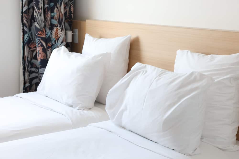 ジオグラプテル パリ ロワシー CDG エアポート 写真