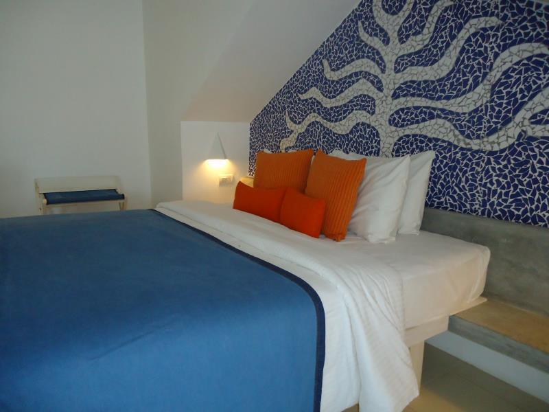 トリンコ ブルー バイ シナモン 写真